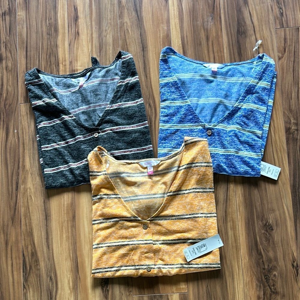 NEW 3 No Boundaries Tops - Picture 4 of 9